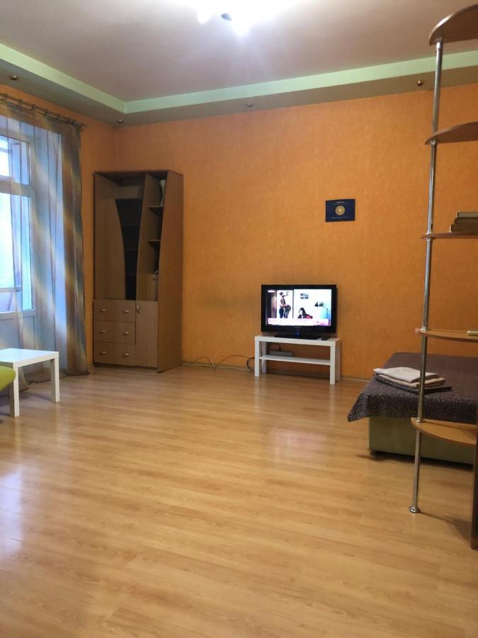 Квартира-Студия На Котляра ハルキウ エクステリア 写真